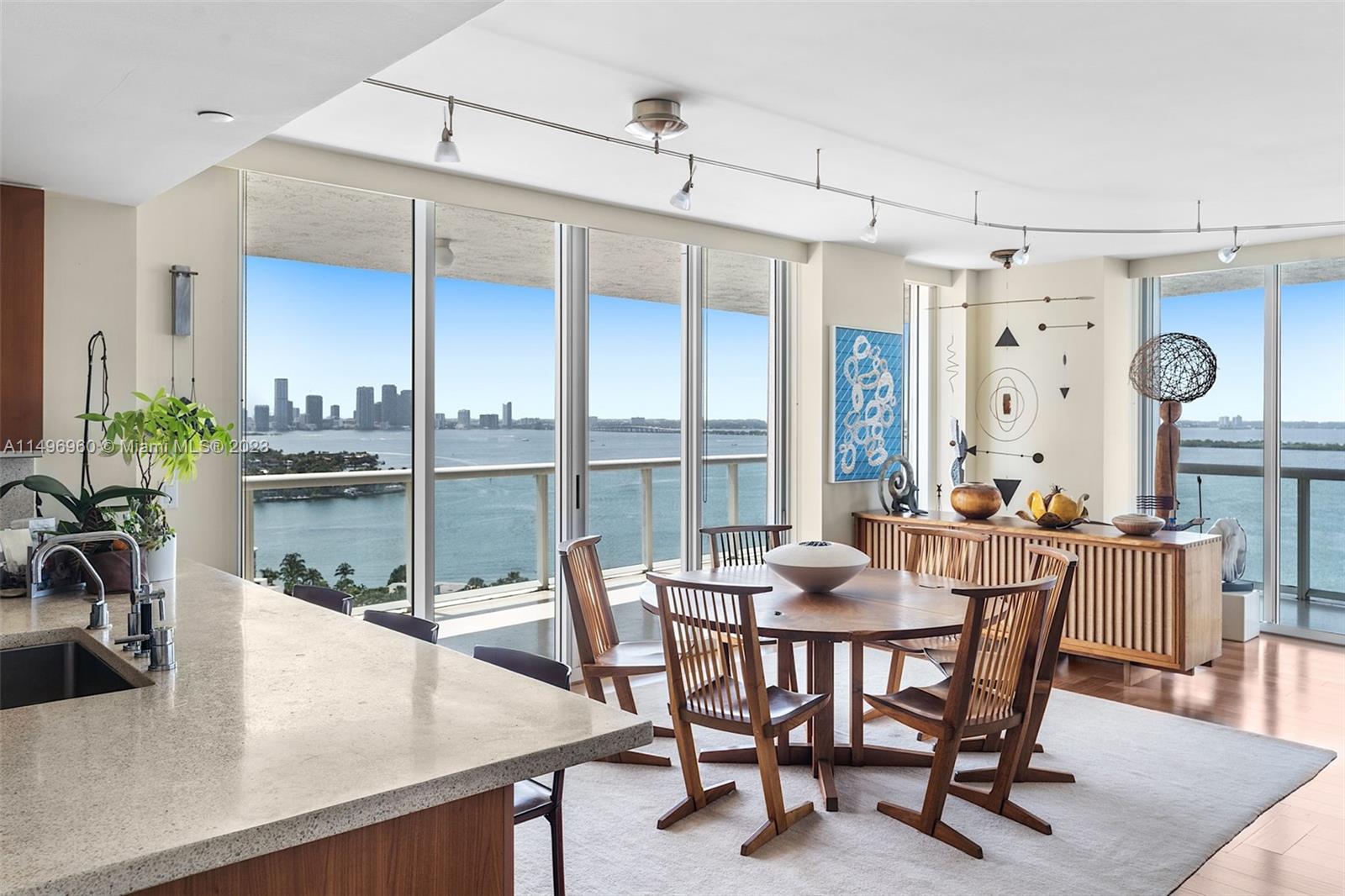 THE GRAND VENETIAN CONDO - Residential