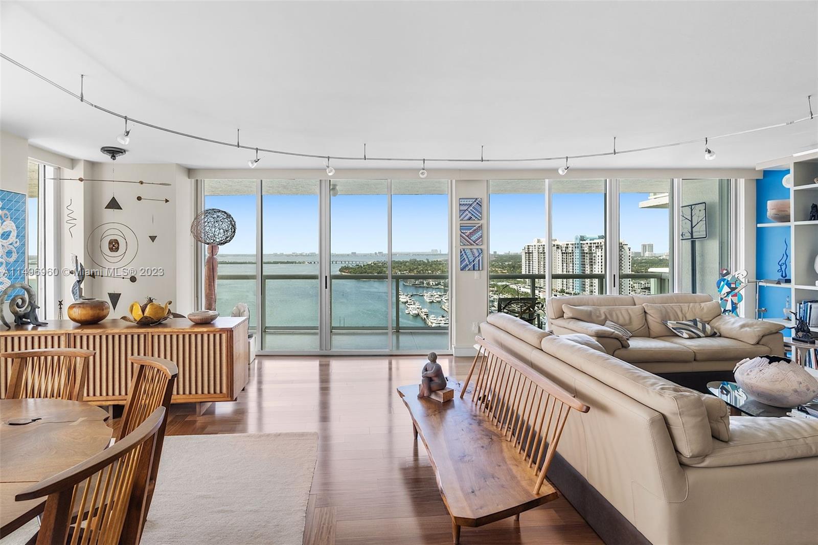 THE GRAND VENETIAN CONDO - Residential