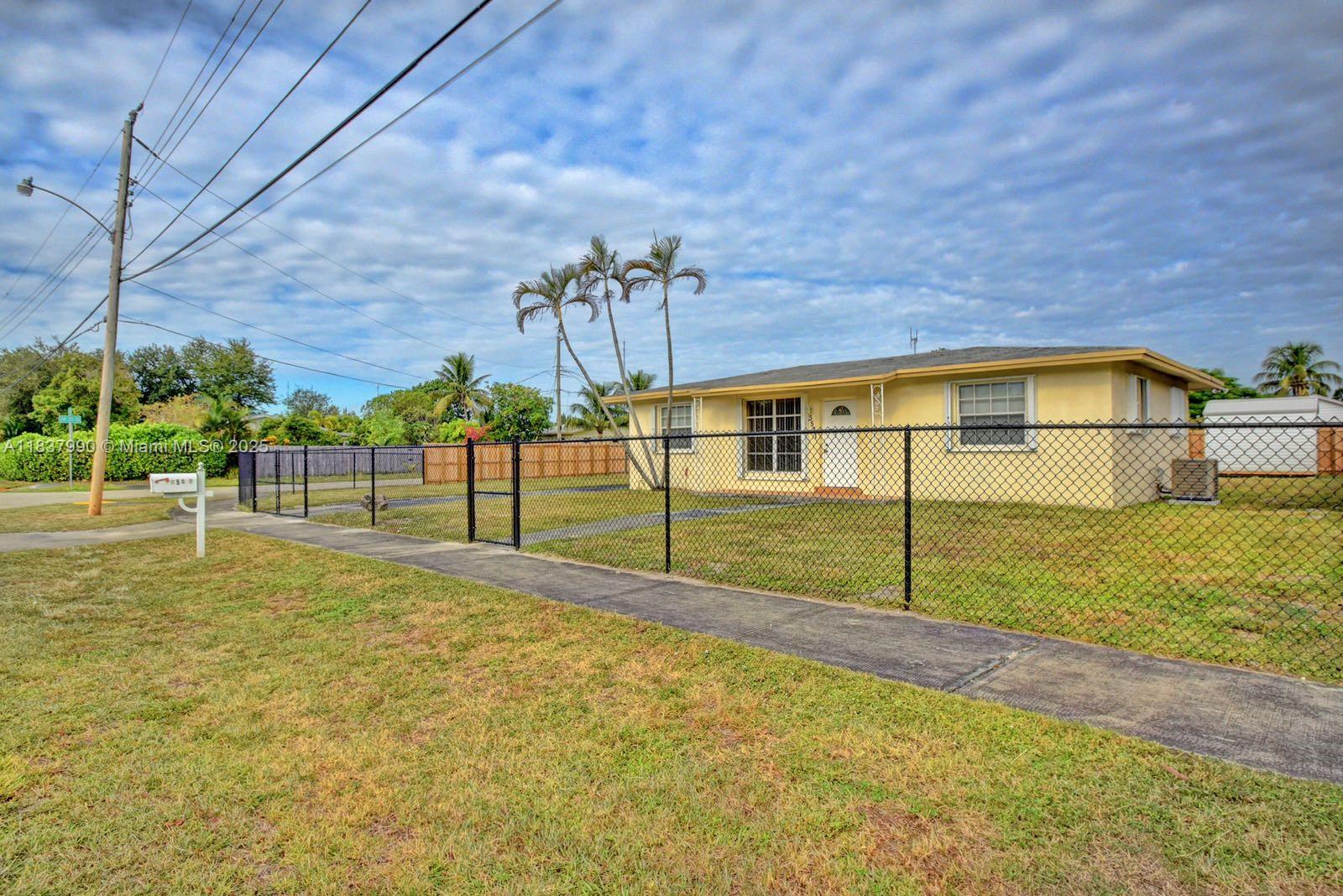 3531 SW 36th St 3531