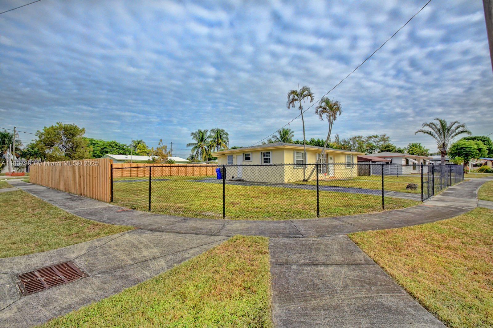 3531 SW 36th St 3531