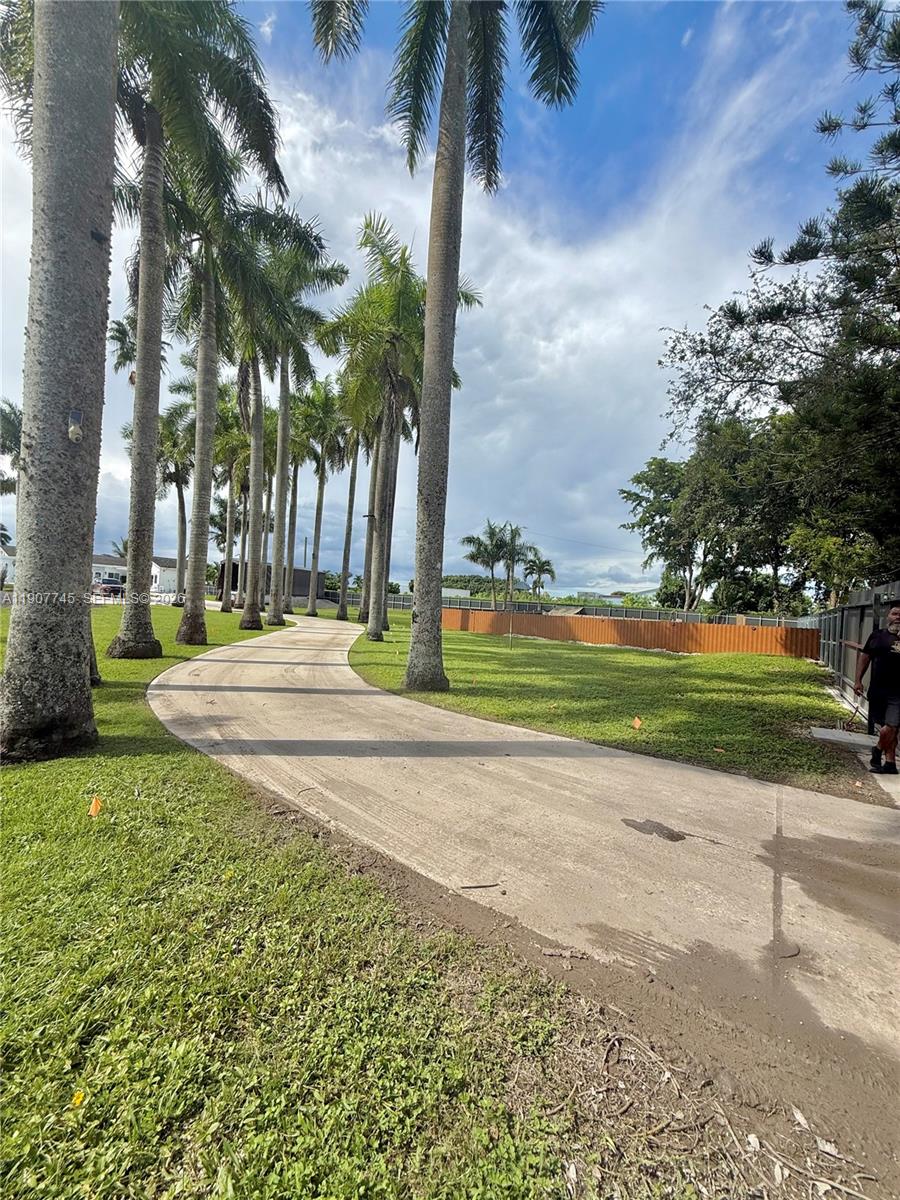 ACRES ESTATES - Residential