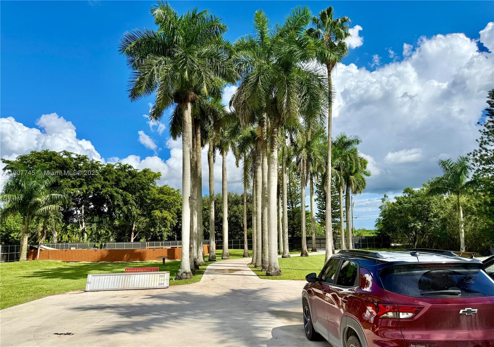 ACRES ESTATES - Residential