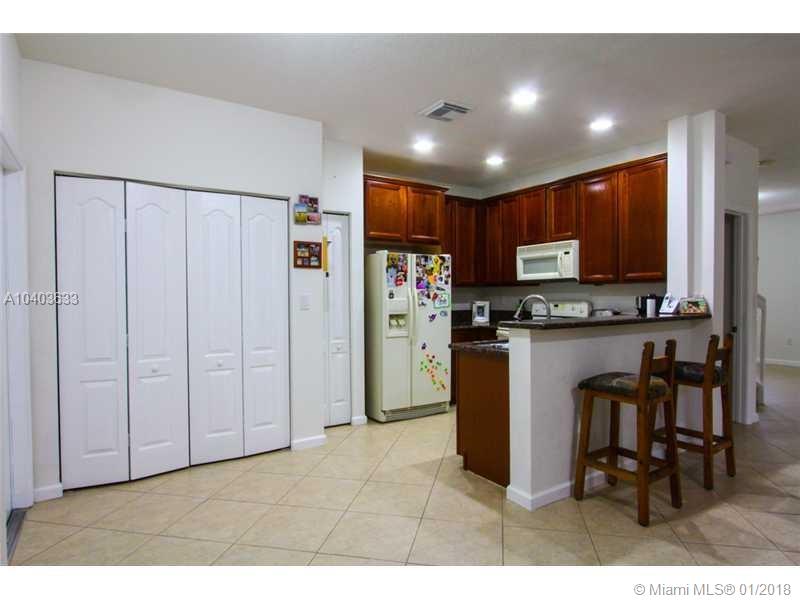 MANDARIN LAKES - Residential Lease