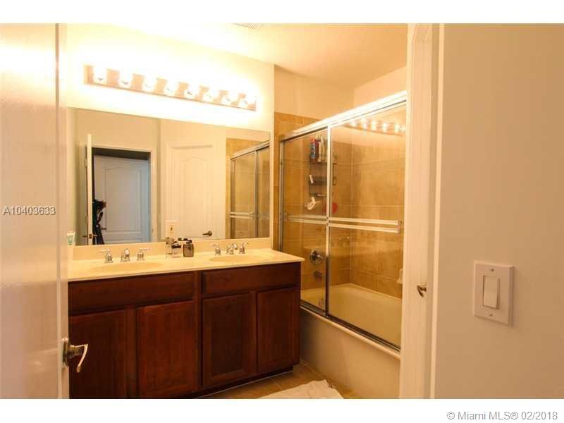 MANDARIN LAKES - Residential Lease