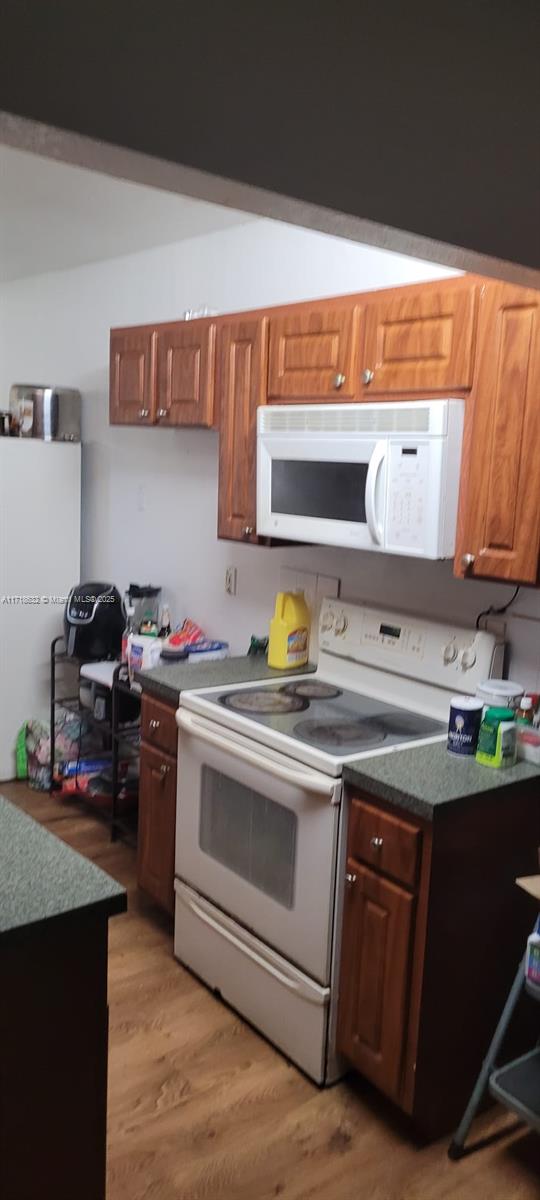 LSOLEI AT HALLANDALE BEAC - Residential