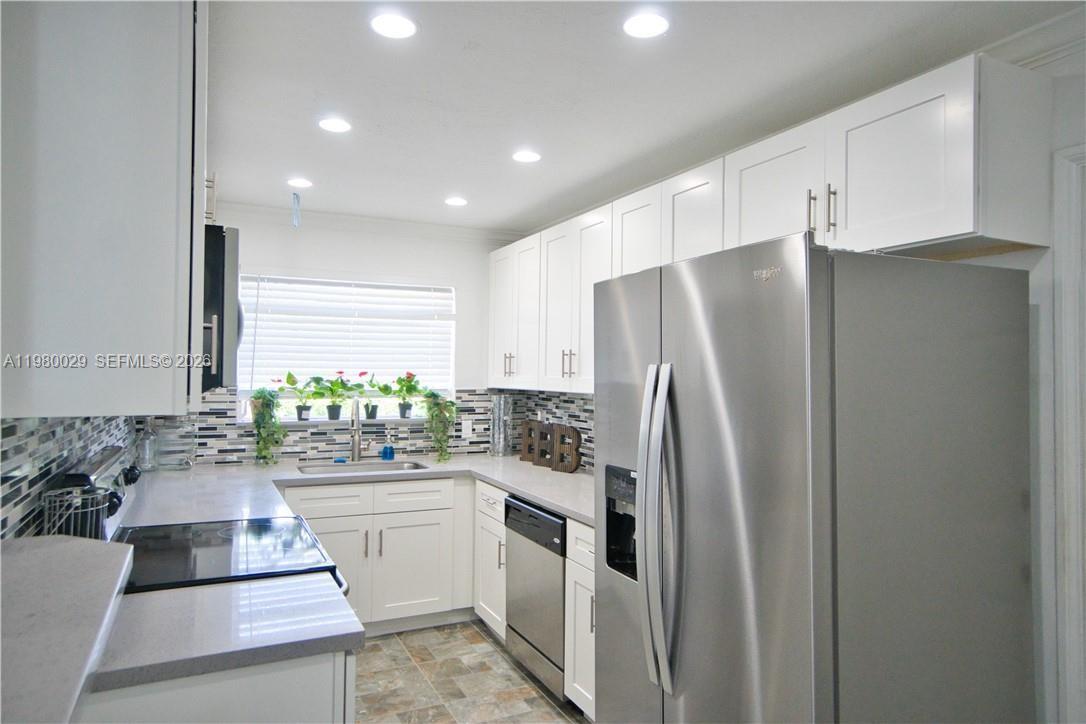 POINSETTA PARK - Residential