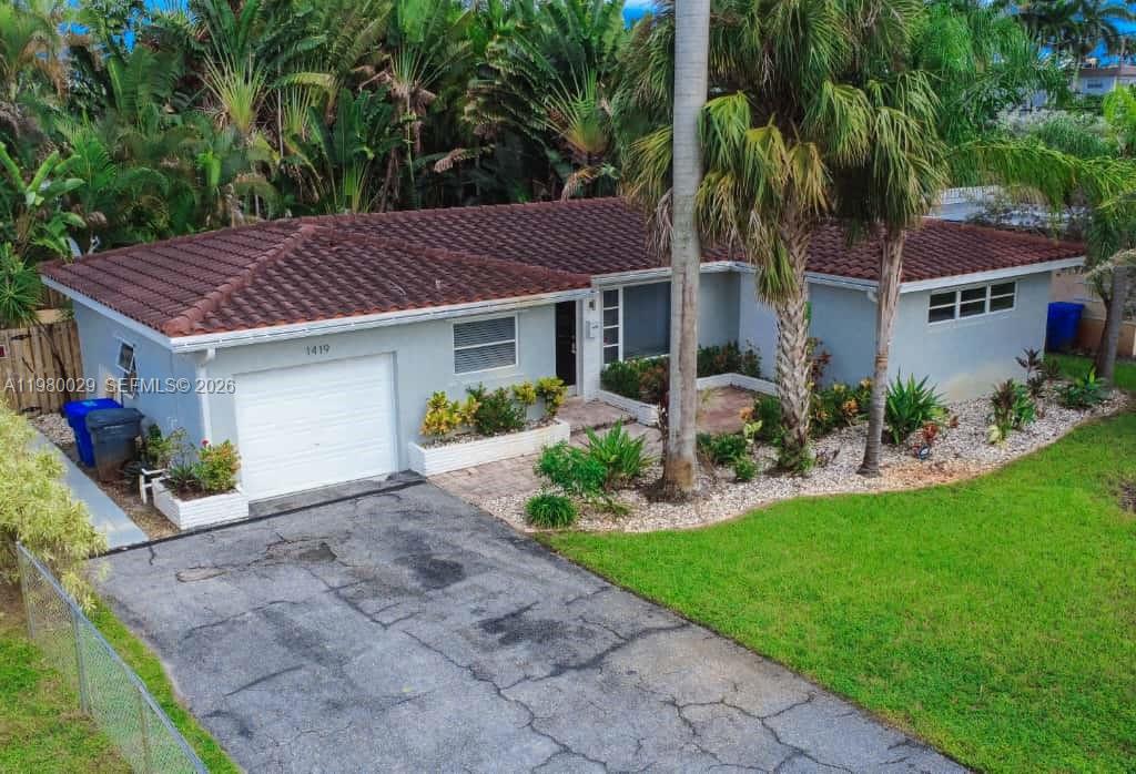 POINSETTA PARK - Residential