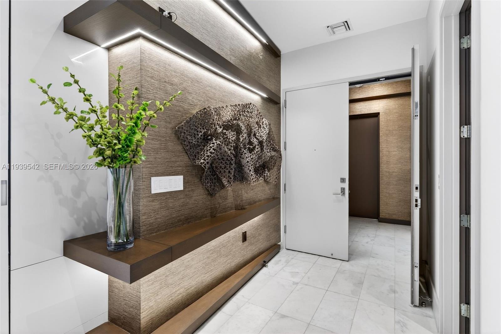 2821 S Bayshore Dr 19B