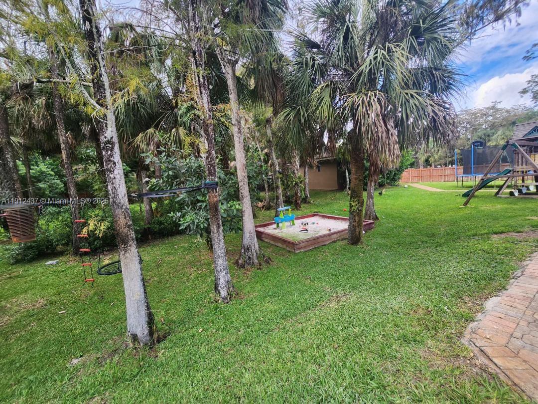 Pine Tree Estates - Residential