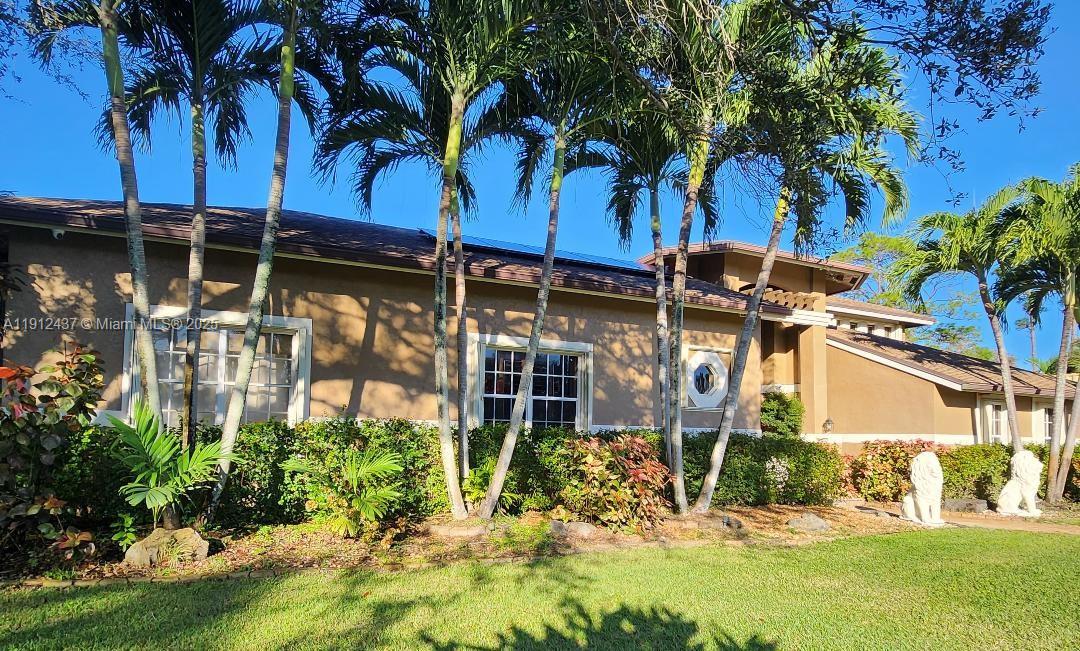 6879 NW 65th Terrace