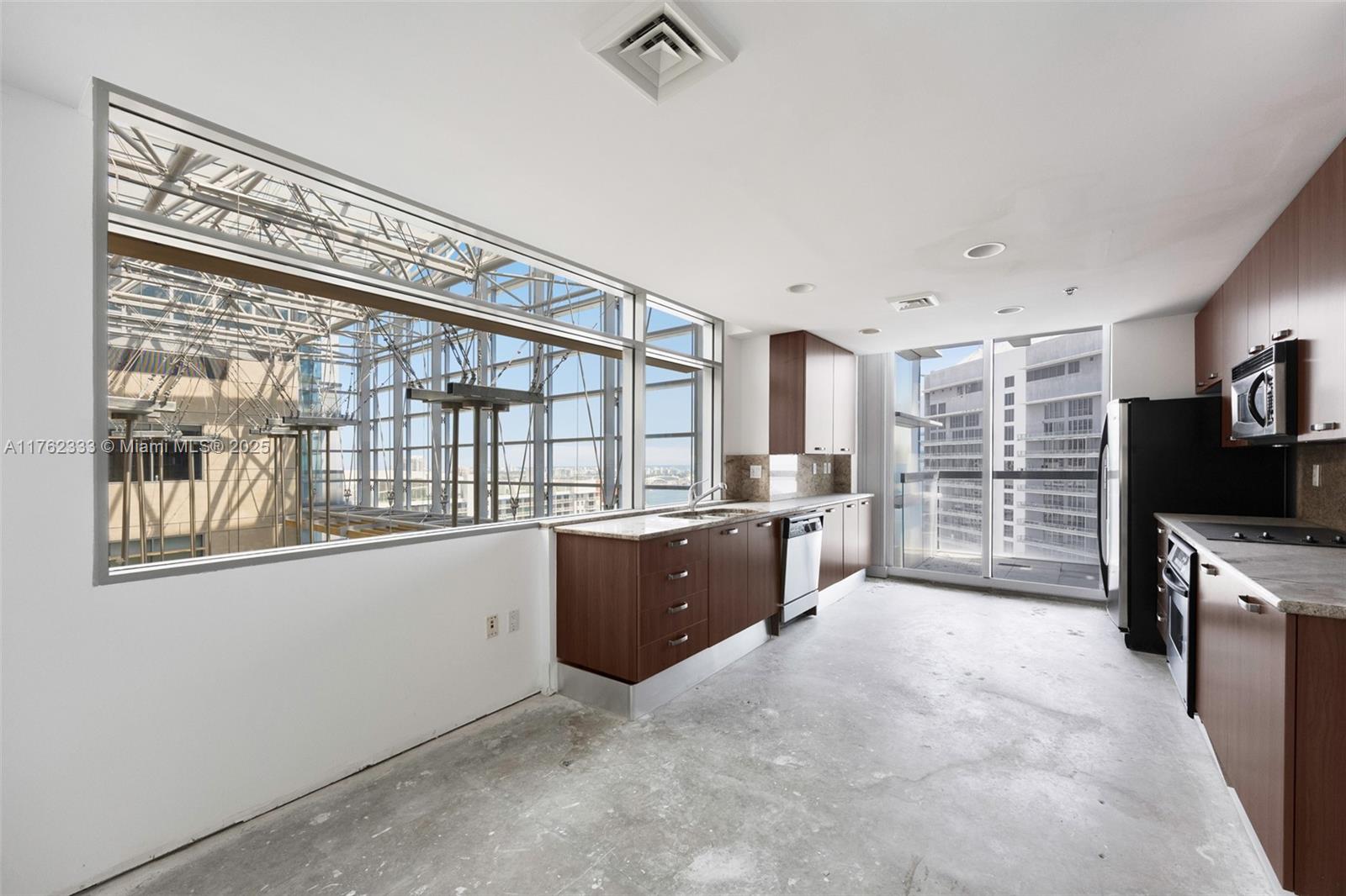 MAYFIELD CONDO - Residential