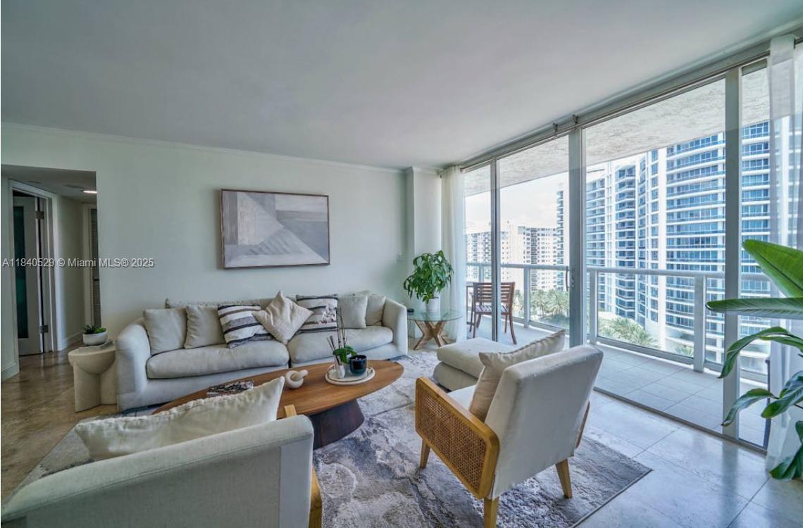 5900 Collins Ave 1406