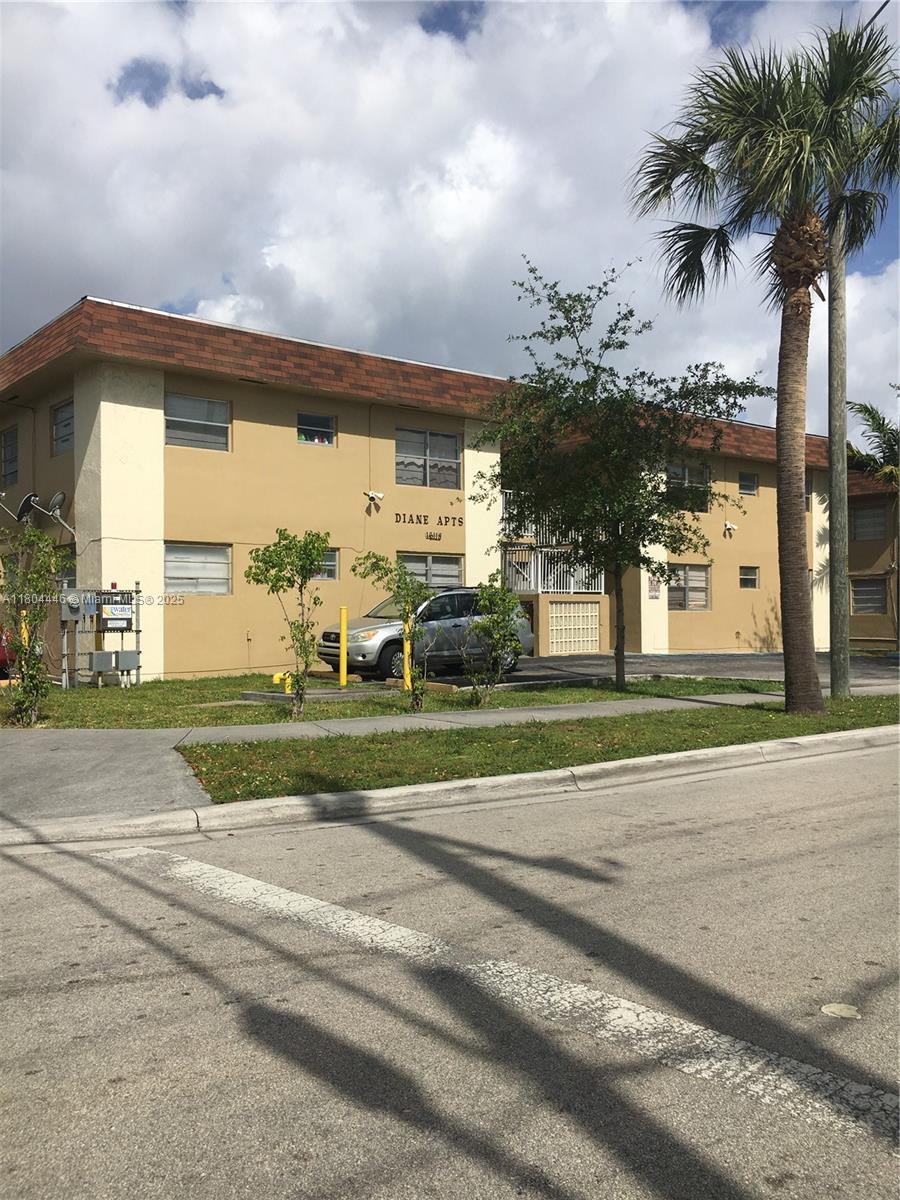 Rental Property at 16118 Ne 21st Ave 10, North Miami Beach, Miami-Dade County, Florida - Bedrooms: 1 
Bathrooms: 1  - $1,450 MO.