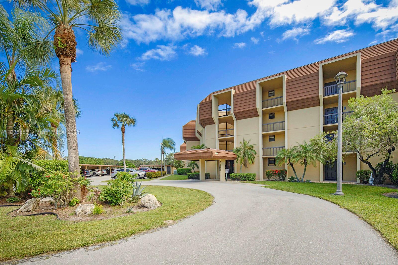 WOODLAND LAKES - Residential