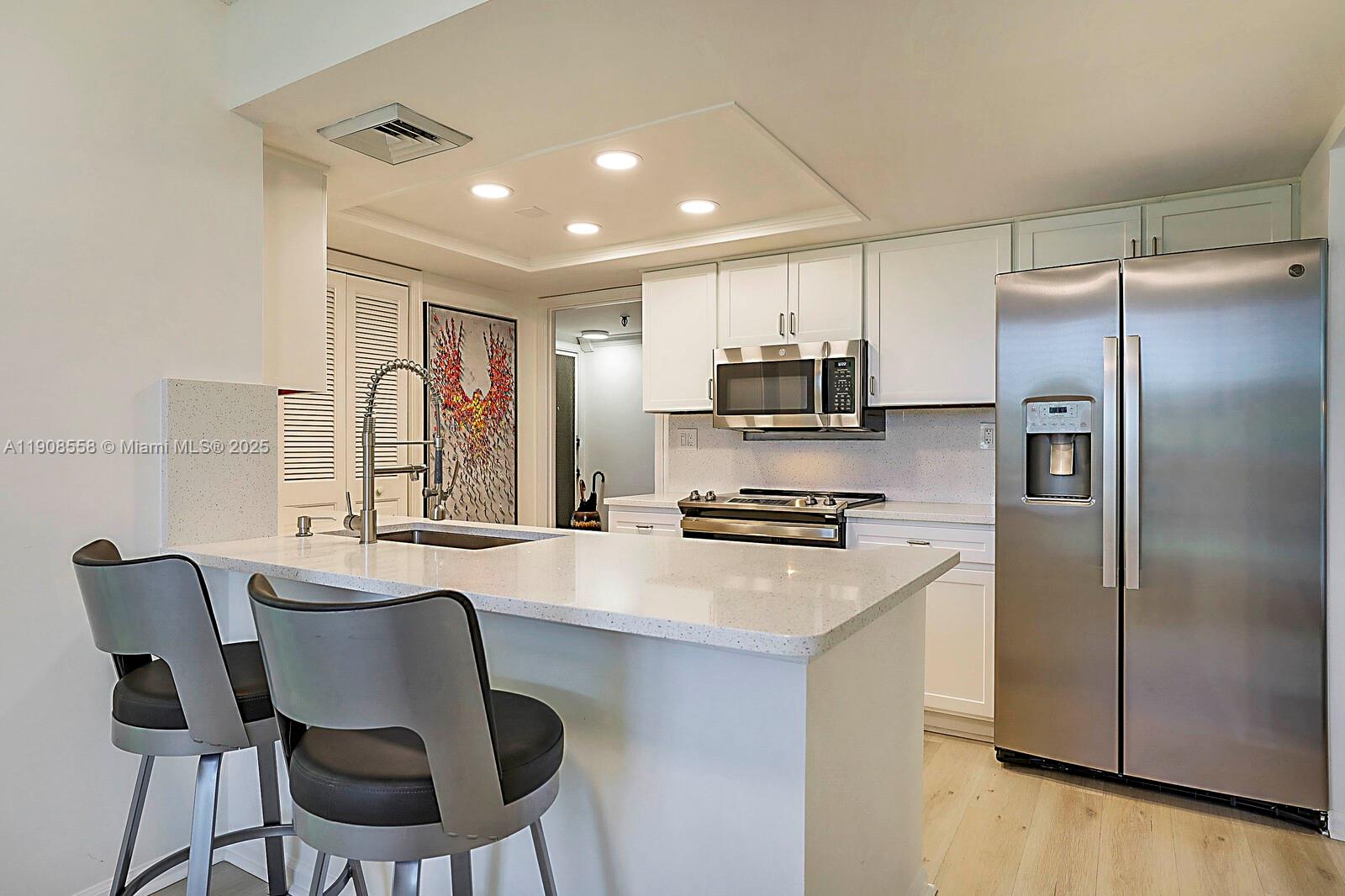 WOODLAND LAKES - Residential