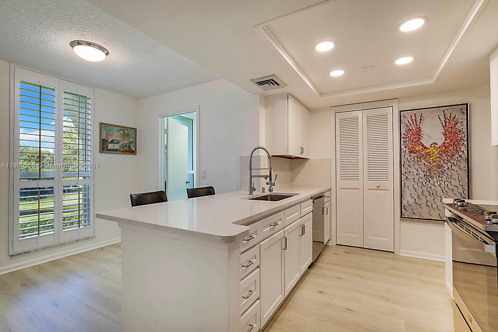 WOODLAND LAKES - Residential