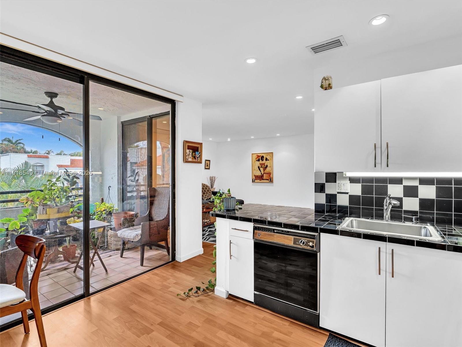 MARINER VILLAGE GARDEN CO - Residential Lease