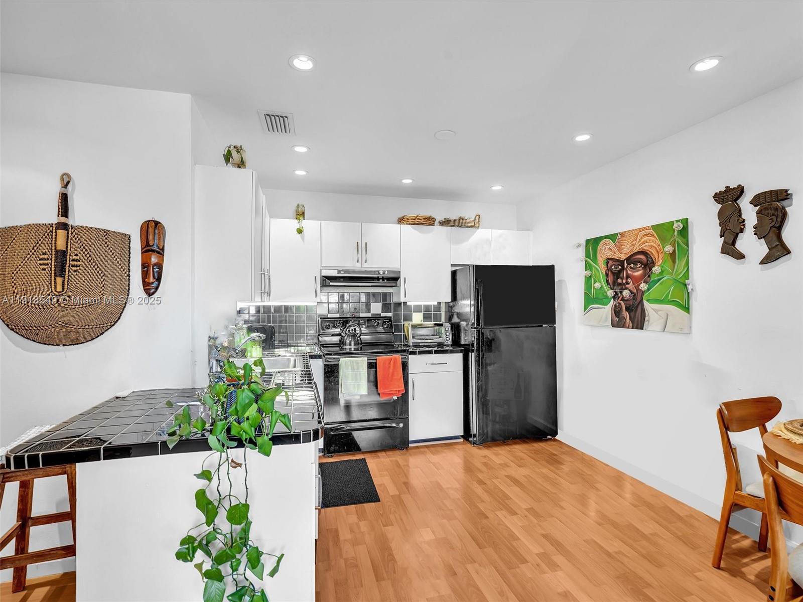 MARINER VILLAGE GARDEN CO - Residential Lease