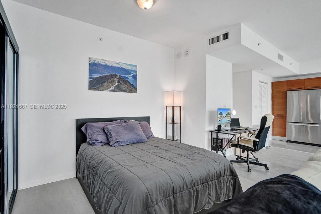 VIZCAYNE NORTH CONDO - Residential Lease