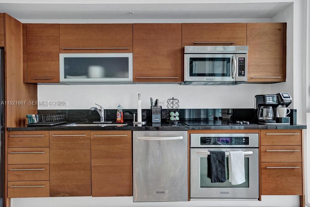 VIZCAYNE NORTH CONDO - Residential Lease