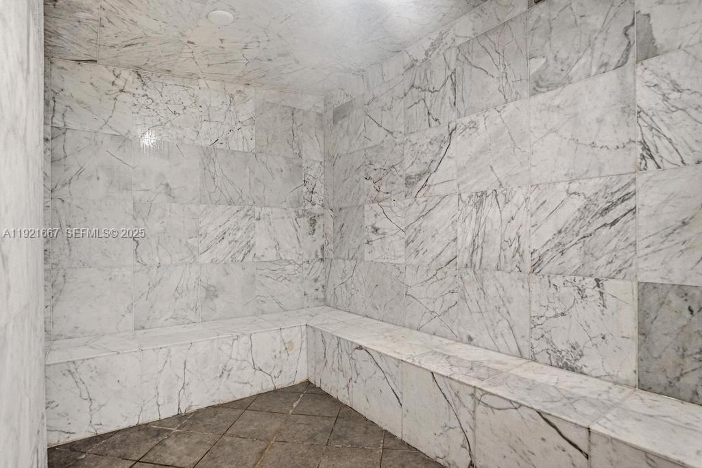 VIZCAYNE NORTH CONDO - Residential Lease