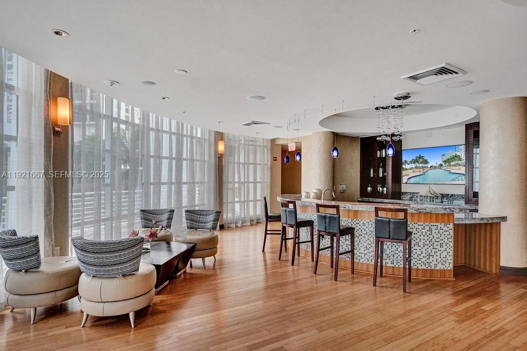 VIZCAYNE NORTH CONDO - Residential Lease