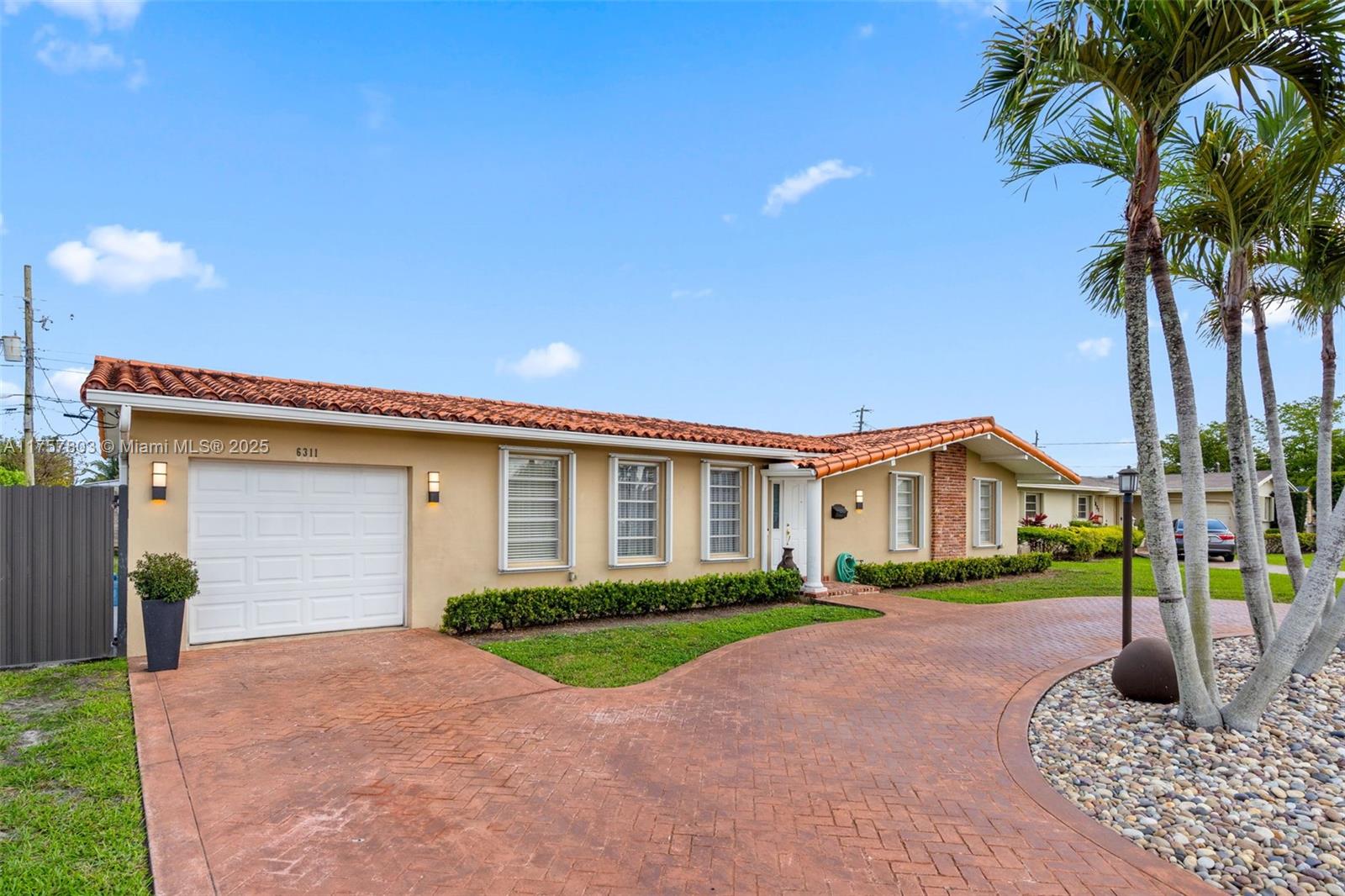 LOLADERO ESTATES - Residential