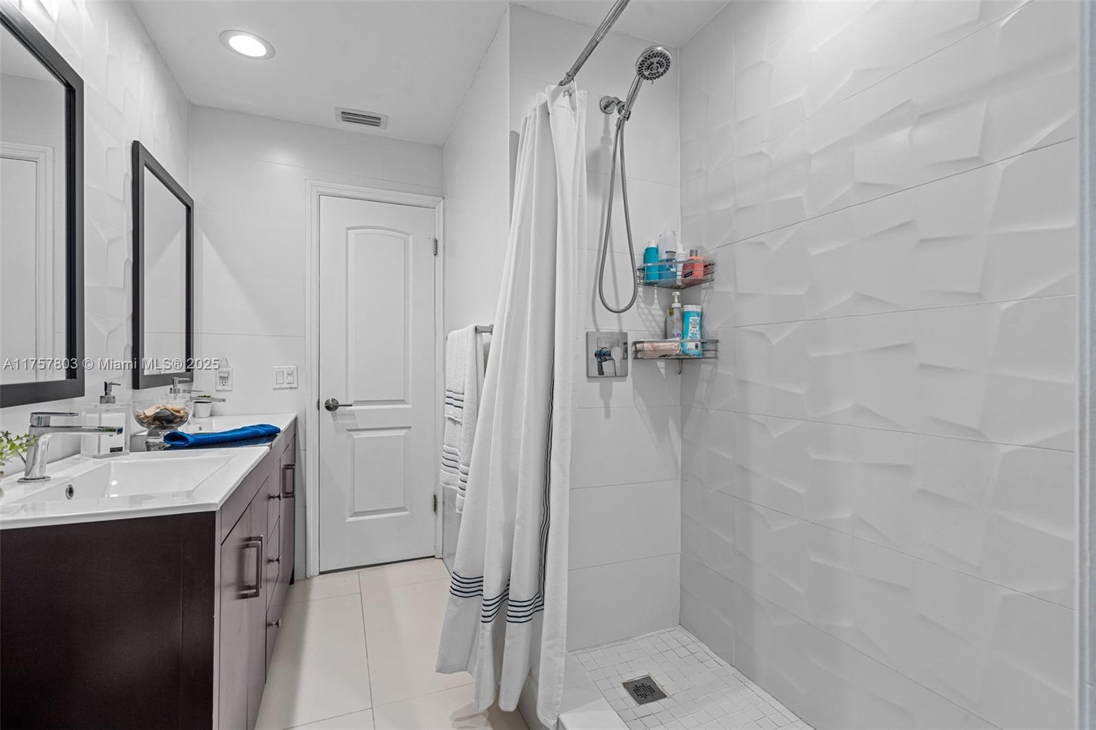 LOLADERO ESTATES - Residential