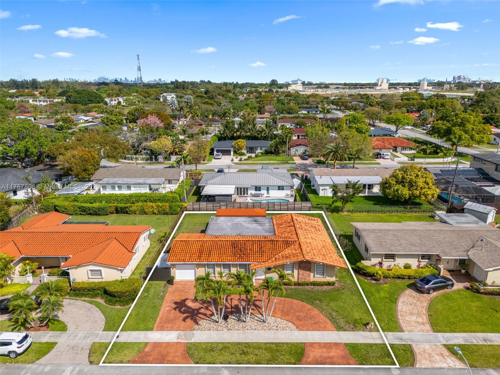 LOLADERO ESTATES - Residential