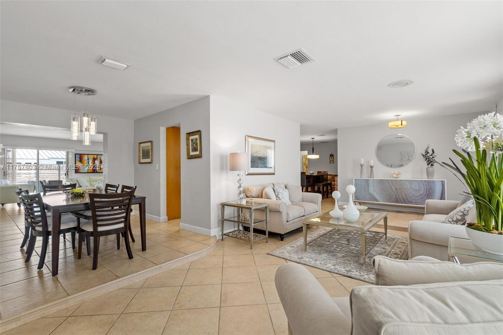 LOLADERO ESTATES - Residential