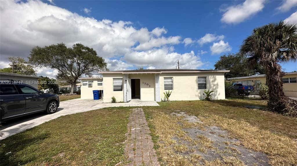 Photo of 1701 NW 13th St, Fort Lauderdale, FL 33311 (MLS # A12018717)