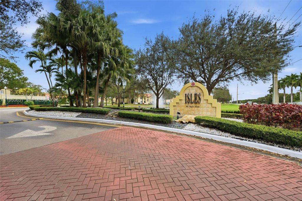 Photo of 437 Vista Isles Dr #2224, Sunrise, FL 33325 (MLS # A11950631)