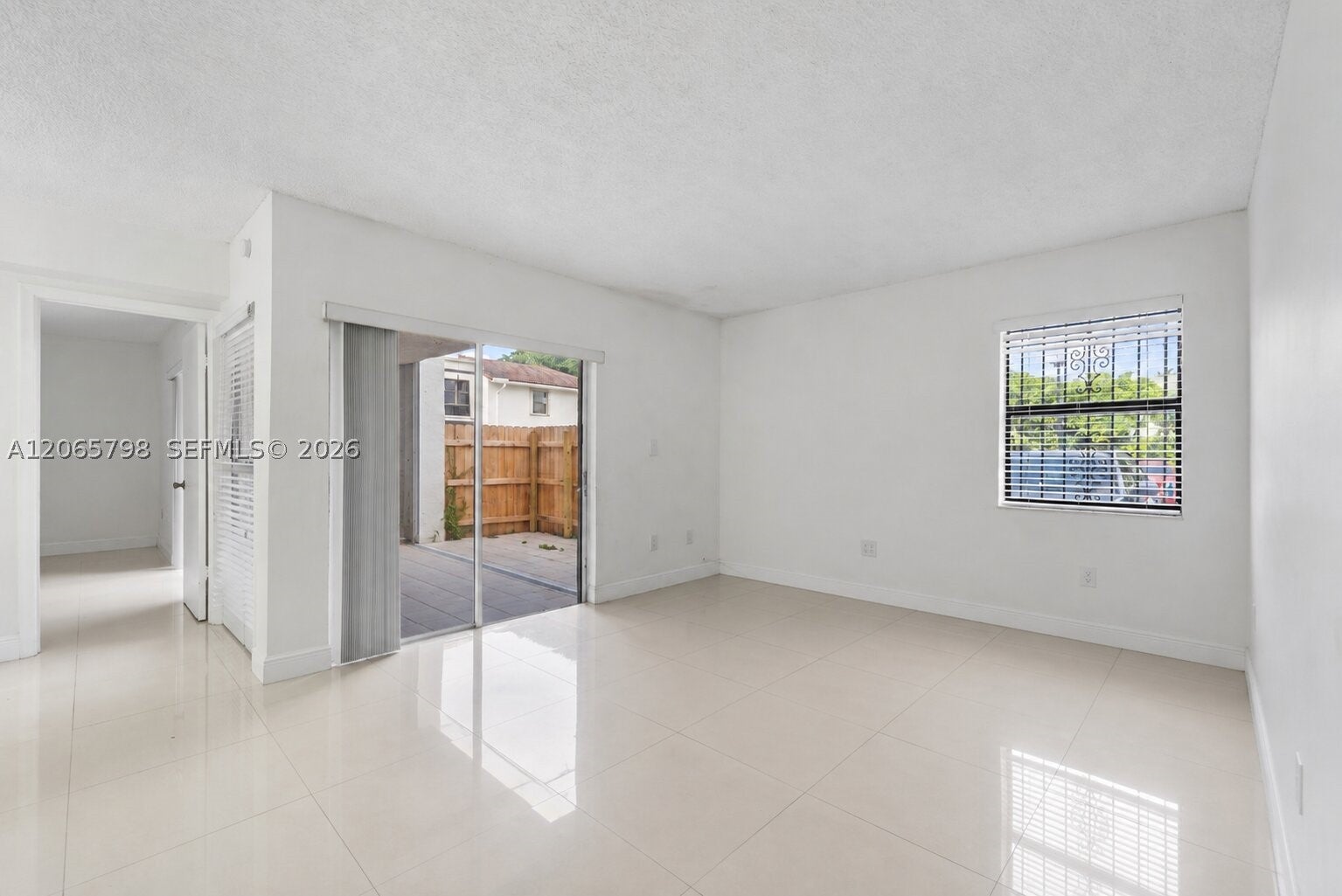 10895 NW 7th St 14-28