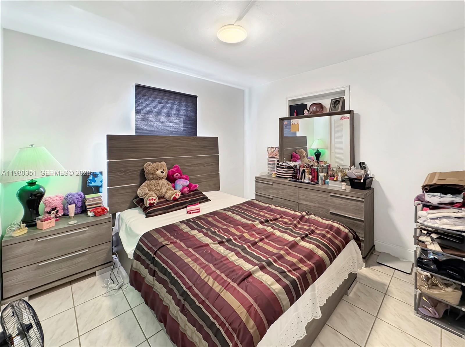 SILVER LAKE - Residential