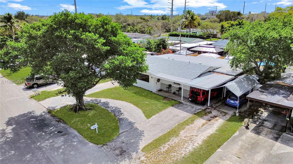 Photo of 5220 SW 57th St, Davie, FL 33314 (MLS # A11980351)