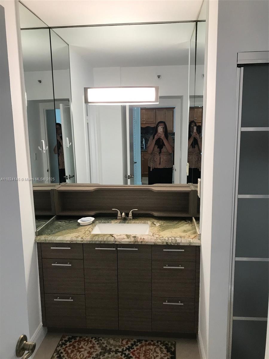 100 Lincoln Rd 521, Miami Beach, FL, 33139/$750,000 3 100 Lincoln Rd 521
