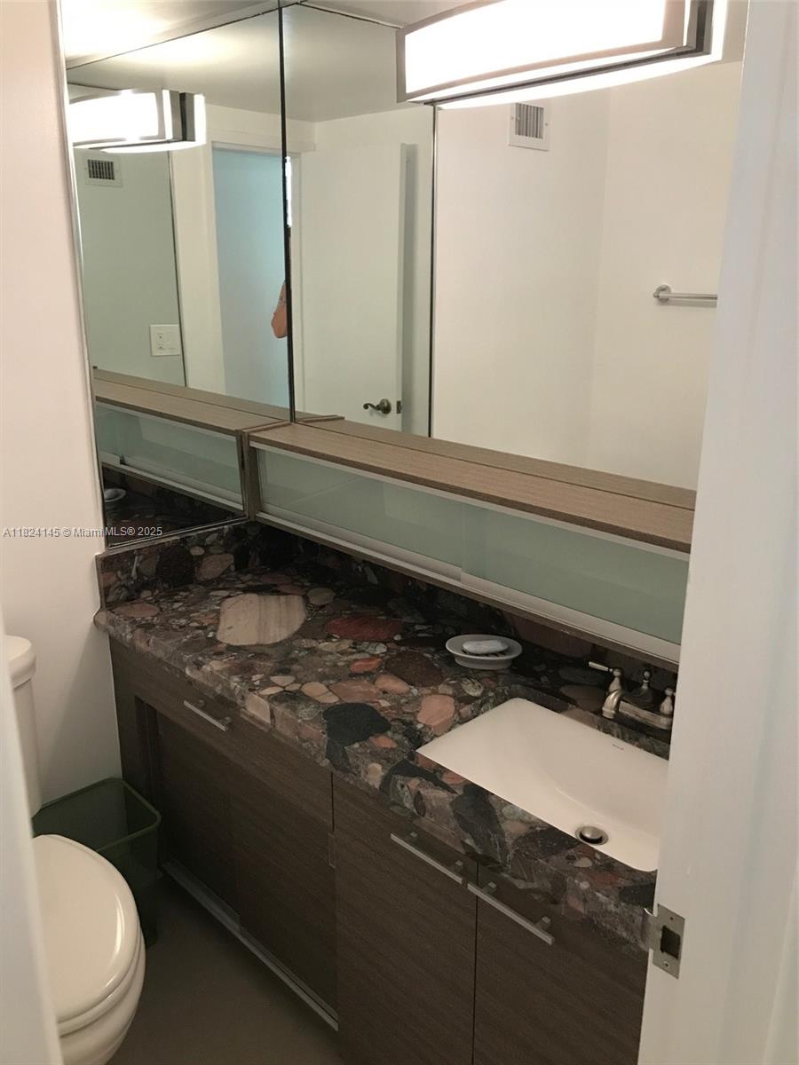 100 Lincoln Rd 521, Miami Beach, FL, 33139/$750,000 4 100 Lincoln Rd 521