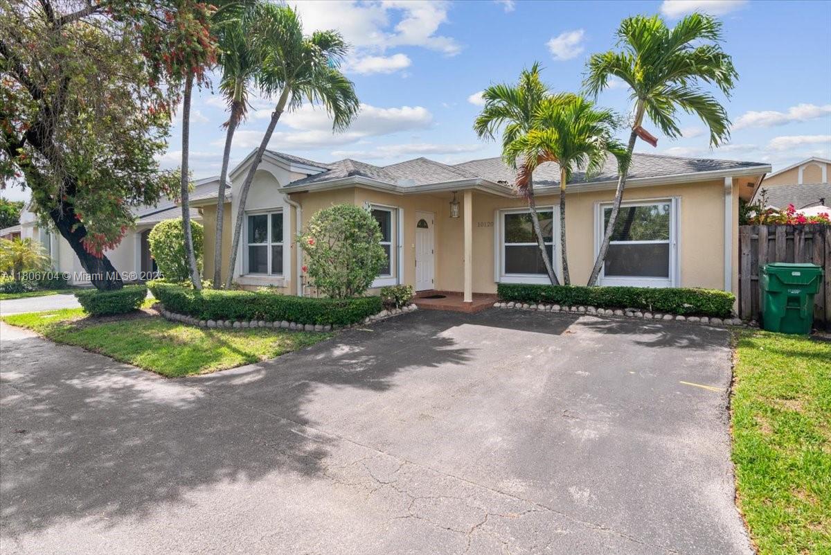 Property for Sale at 10120 Nw 57th St, Doral, Miami-Dade County, Florida - Bedrooms: 3 
Bathrooms: 2  - $600,000