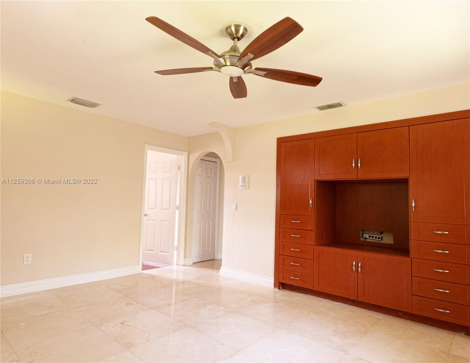 CORAL VILLAS REV - Residential Lease