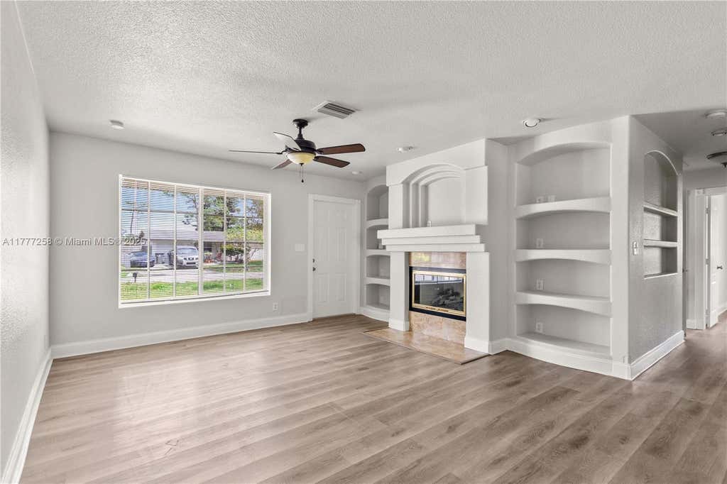 Photo of 813 Sarazen Dr, West Palm Beach, FL 33413 (MLS # A11777258)