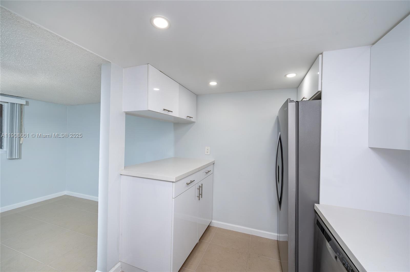 MAHOGANY KEY II CONDO - Residential