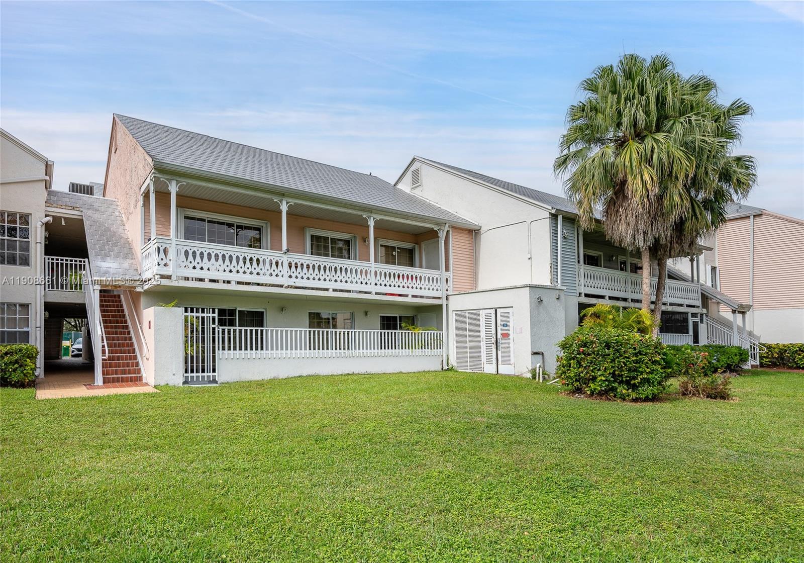 MAHOGANY KEY II CONDO - Residential