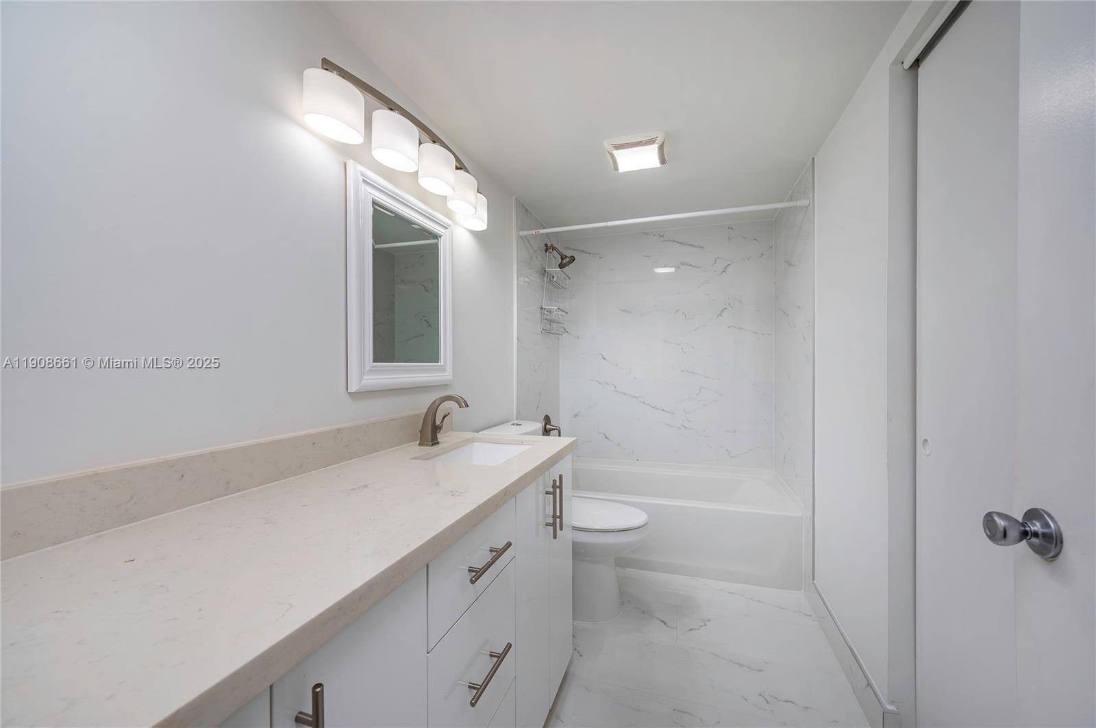 MAHOGANY KEY II CONDO - Residential