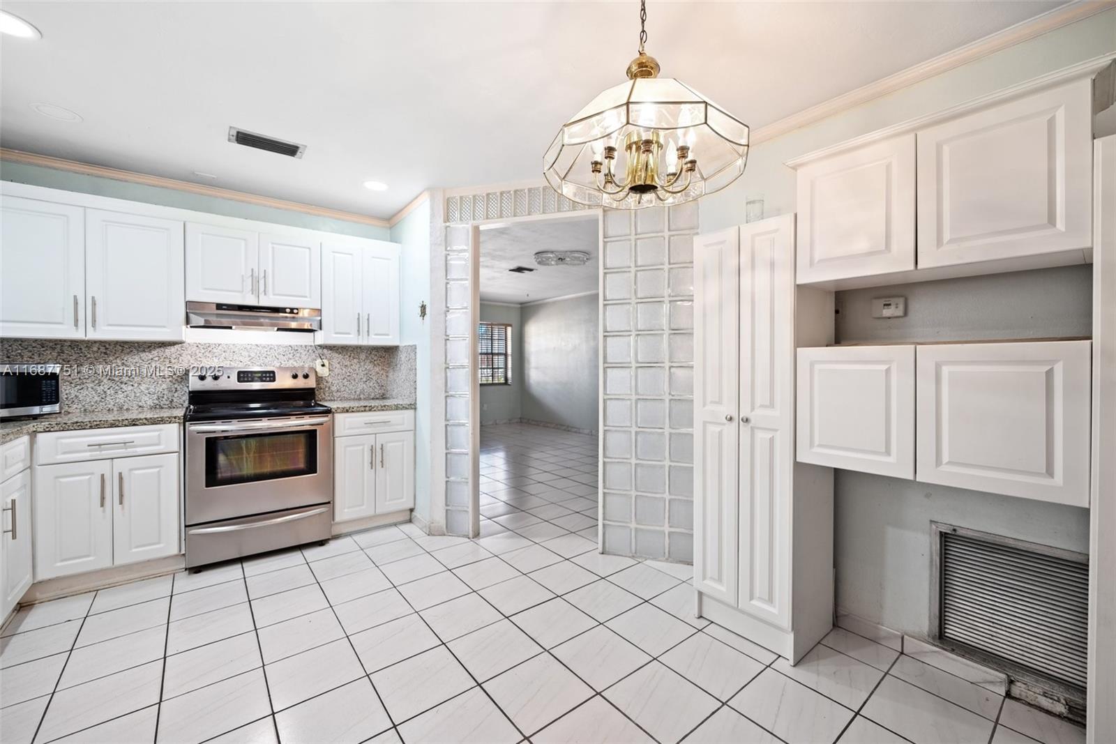 Property for Sale at 4650 Sw 129th Ave 4650, Miami, Broward County, Florida - Bedrooms: 3 
Bathrooms: 1  - $450,000
