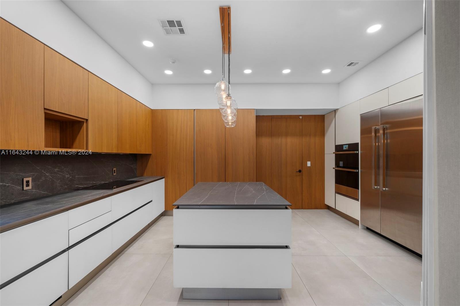 AVENTURA 9TH ADDN - Residential