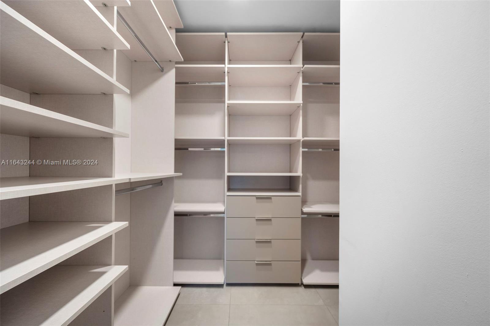 AVENTURA 9TH ADDN - Residential