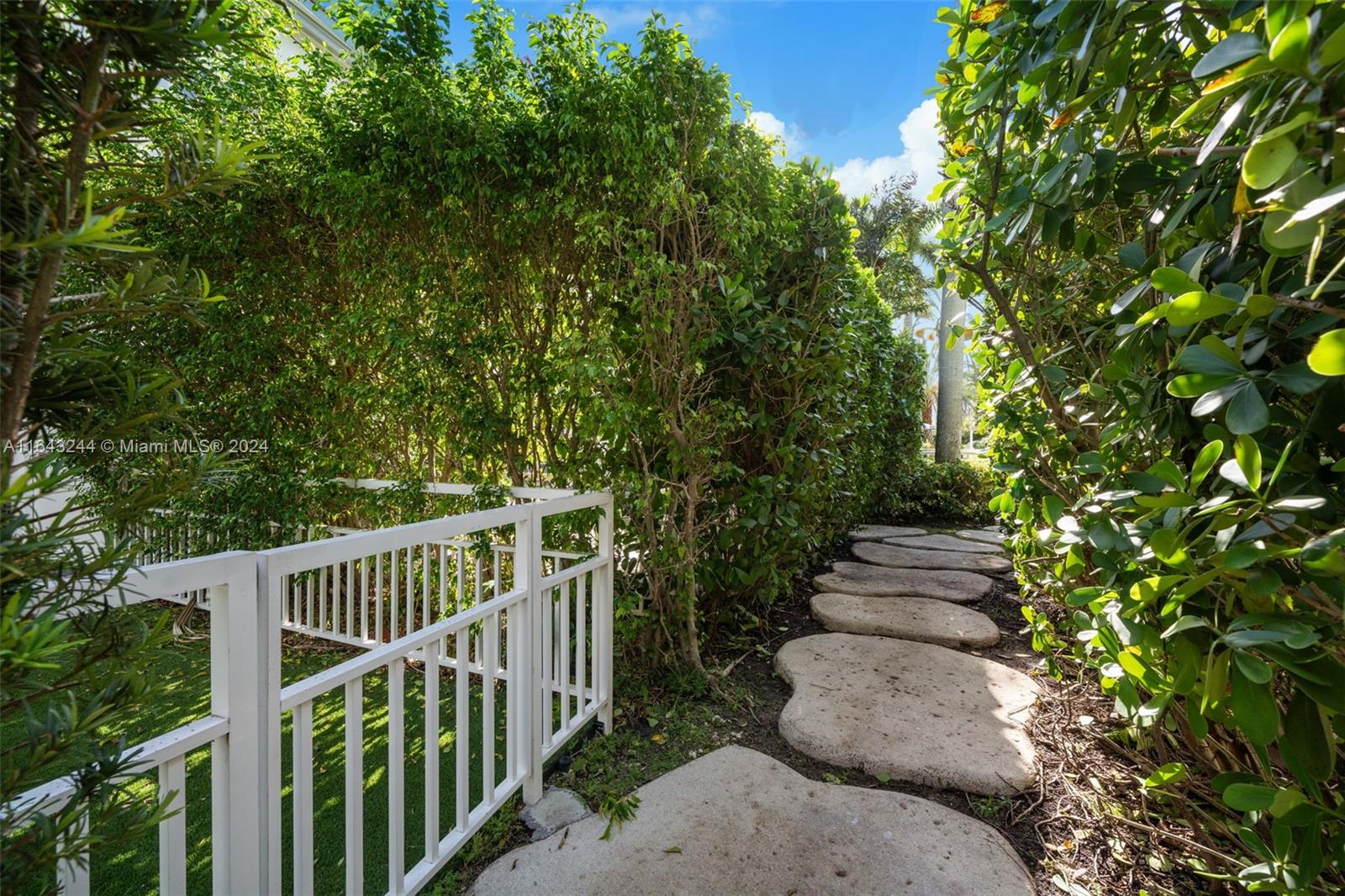 AVENTURA 9TH ADDN - Residential