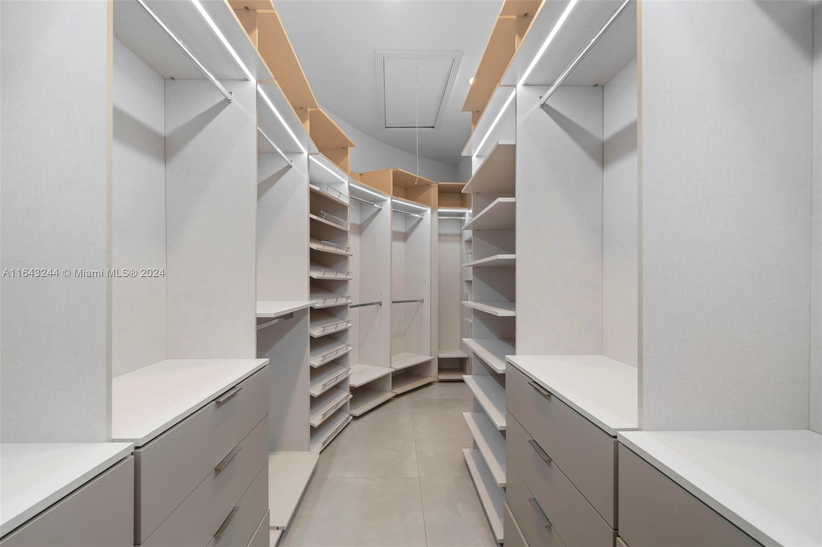 AVENTURA 9TH ADDN - Residential