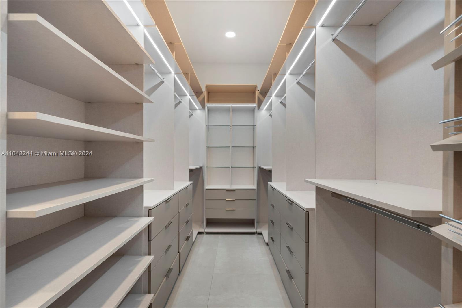 AVENTURA 9TH ADDN - Residential