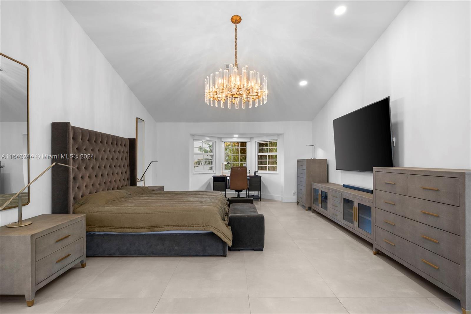 AVENTURA 9TH ADDN - Residential